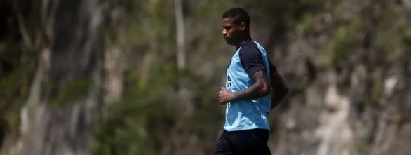 Júnior Santos em treino do Botafogo.