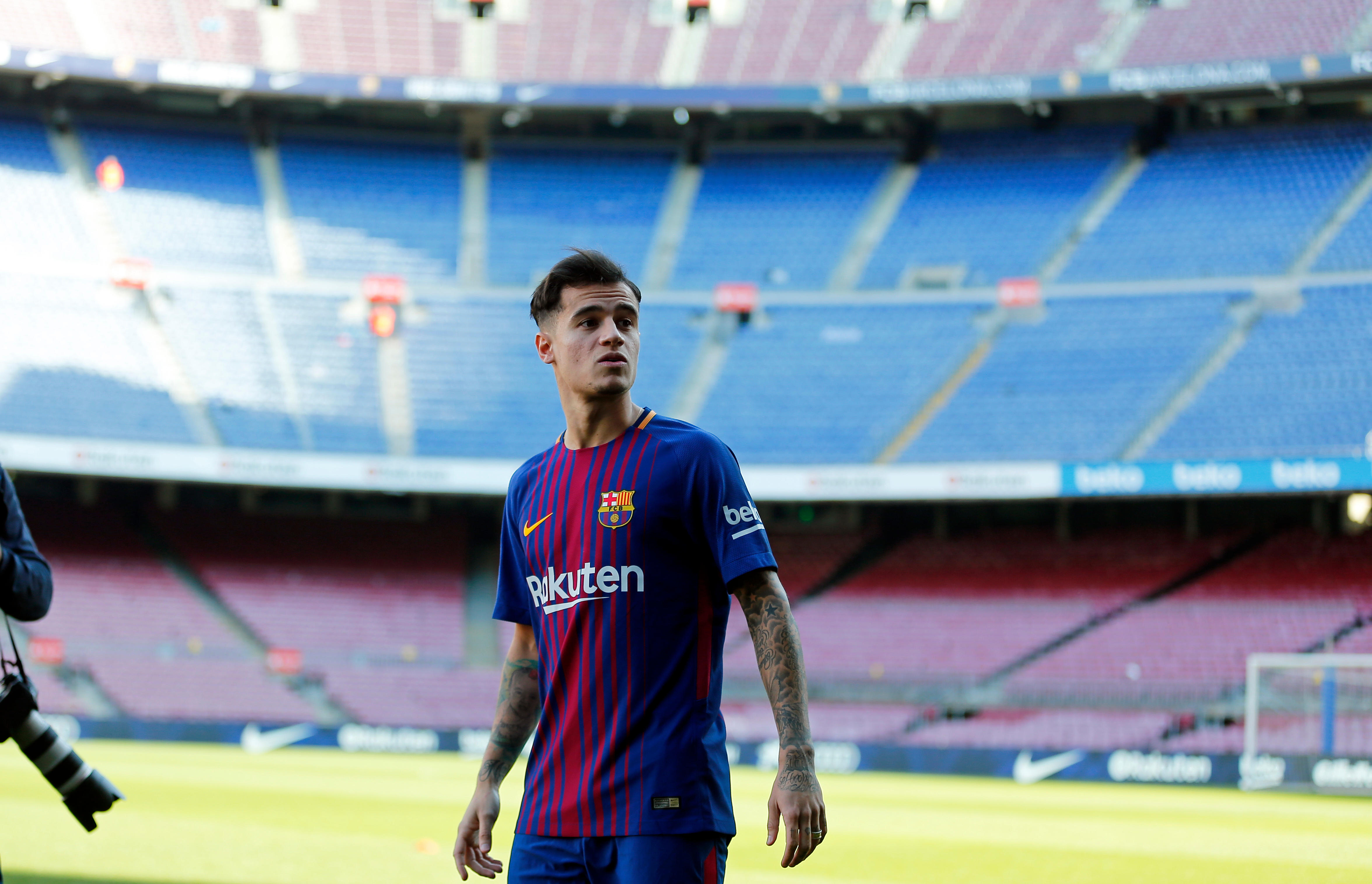 Coutinho sendo apresentado no Barcelona. (Foto: Divulgação / Alamy)