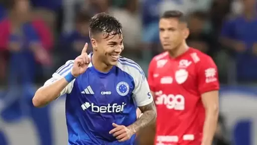 Kaio Jorge comemora um dos gols do Cruzeiro diante do Vila Nova