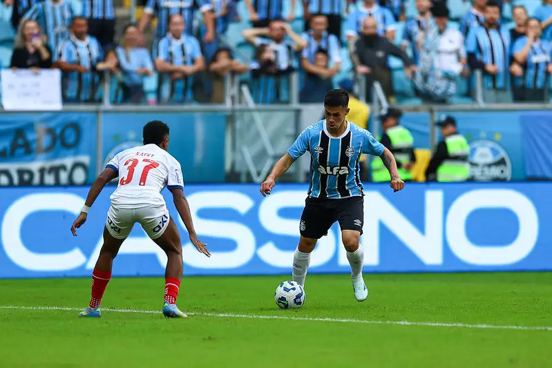 Lance da partida Grêmio x Bahia, na Arena do Grêmio, em Porto Alegre