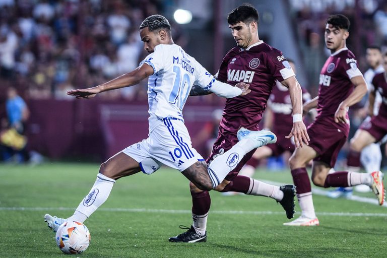 Lanús x Cruzeiro, em La Fortaleza, em Buenos Aires