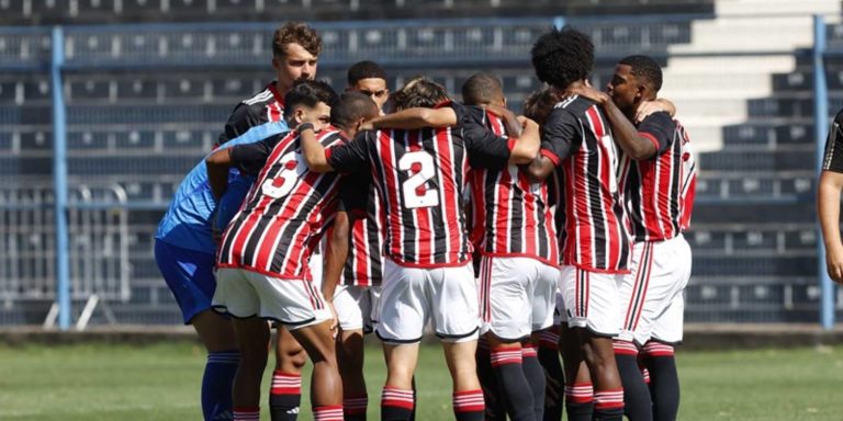 Lateral do São Paulo brilha na Copa do Mundo Sub-17 e estatísticas são ABSURDAS