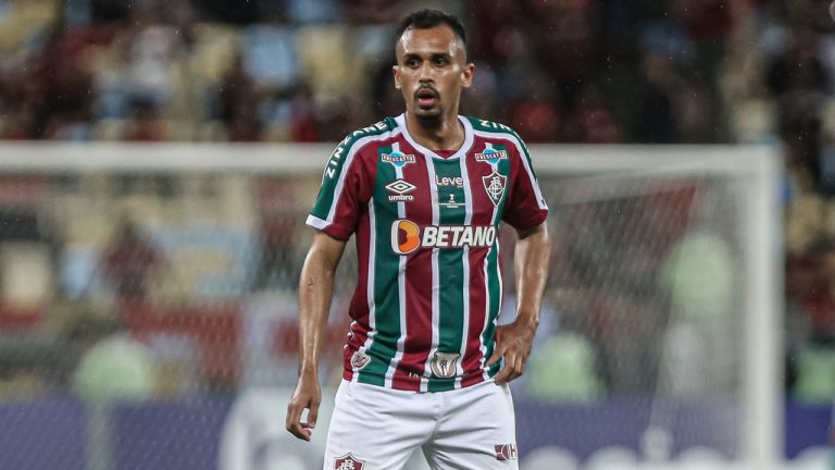 Lima é o destaque do Fluminense contra o Corinthians