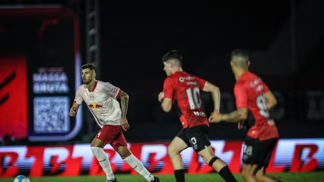 Lucas Cunha em Bragantino x Athletico-PR pelas oitavas da Copa do Brasil