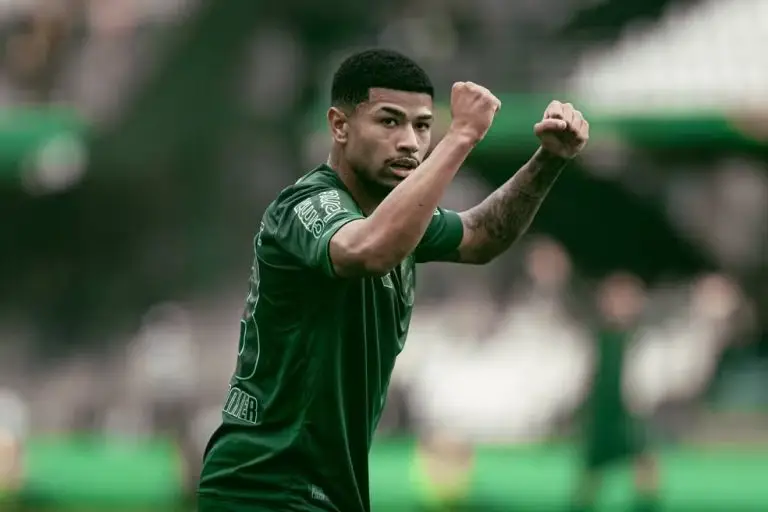 Lucas Ronier, atacante do Coritiba