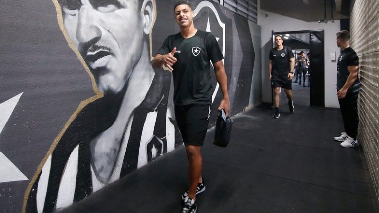 Luis Henrique projeta melhor aproveitamento das oportunidades no Botafogo: “2023 será o meu ano”