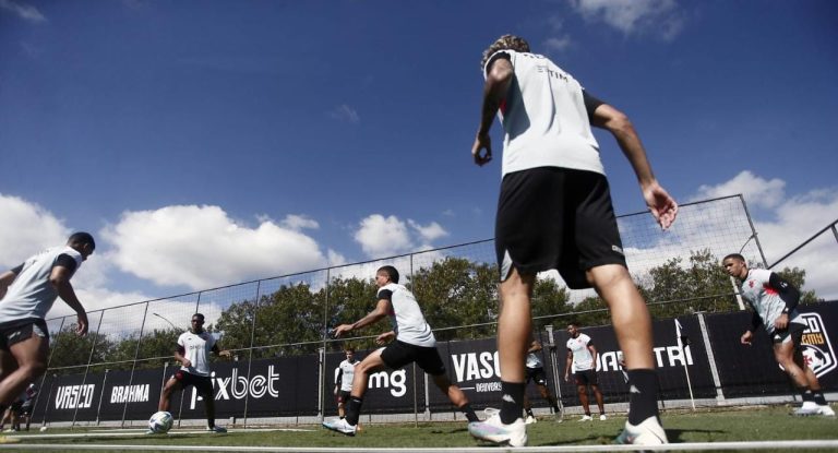 MOTIVADO! Novo reforço do Vasco revela desejo de retornar ao clube: "Me senti mais seguro"