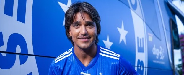 Marcelo Moreno com a camisa do Cruzeiro