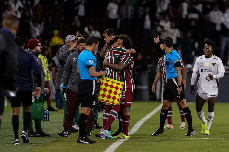 Marcelo é substituído em LDU x Fluminense pelo jogo de ida da Recopa