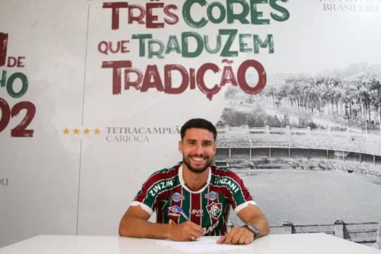 Fluminense acerta a renovação de Martinelli