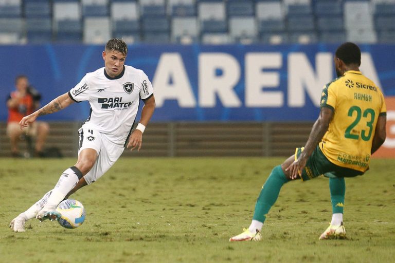 Mateo em Cuiaba 1 x 2 Botafogo pelo Campeonato Brasileiro 2024 na Arena Pantanal