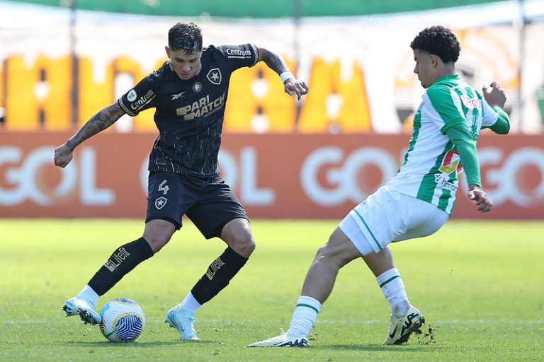 Mateo em Juventude 3 x 2 Botafogo pelo Campeonato Brasileiro 2024 no Estadio Alfredo Jaconi