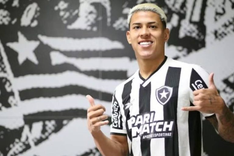 Matheus Martins, do Botafogo