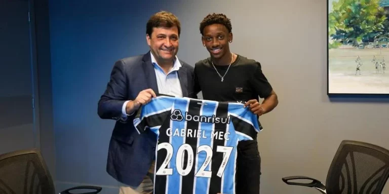 Gabriel Mec assina com o Grêmio