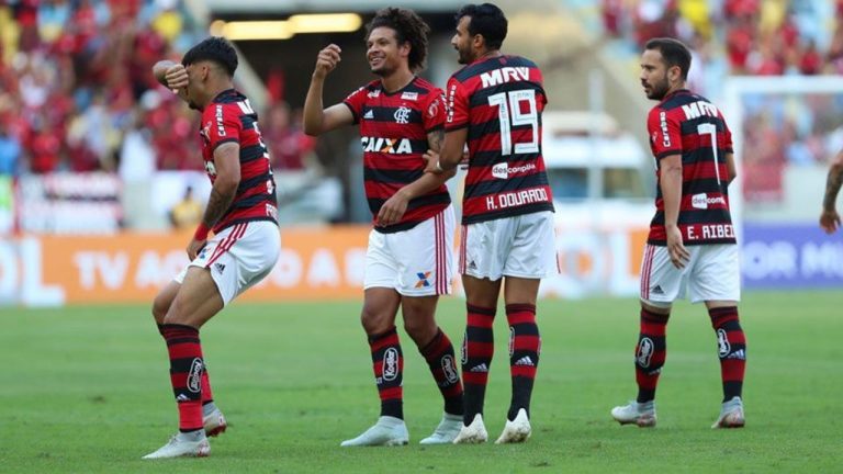 Meio-campo brasileiro é alvo do Fulham