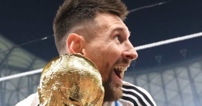 Messi, dono de mais um recorde: sua foto levantando a taça da Copa do Mundo é a mais curtida da história do Instagram