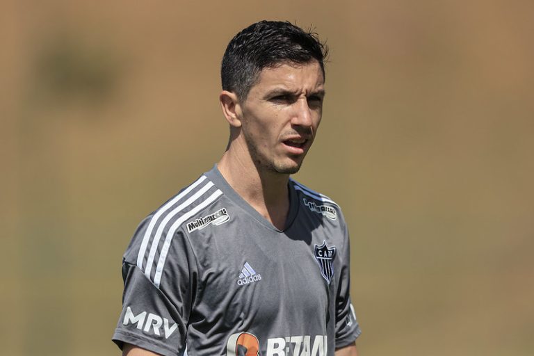 Nacho Fernández com a camisa do Atlético-MG