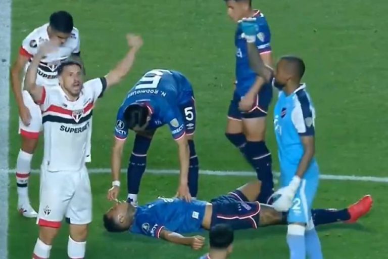 Izquierdo, do Nacional, passou mal em jogo contra o São Paulo