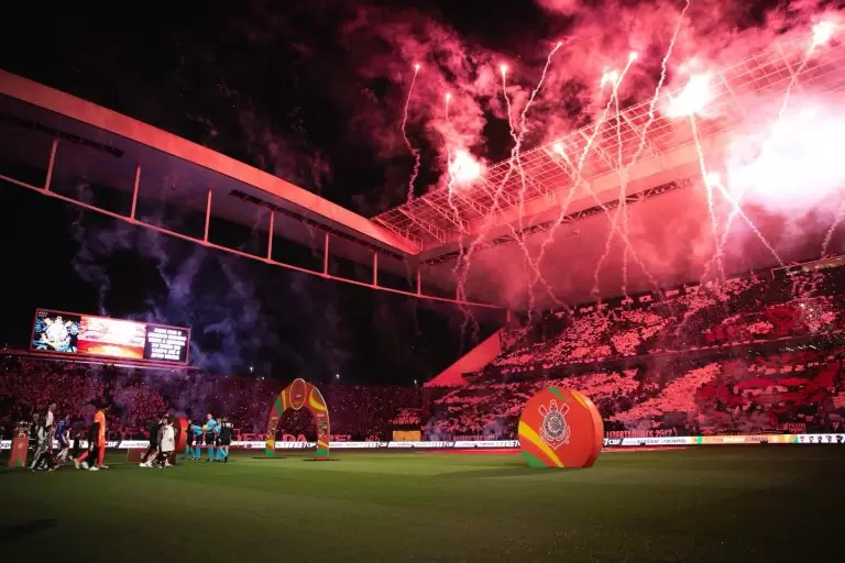 Neo Química Arena durante o jogo de ida da Final da Copa do Brasil 2025 entre Corinthians e Vasco