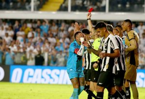 Neymar é expulso em partida contra o Botafogo pelo Brasileirão 2025