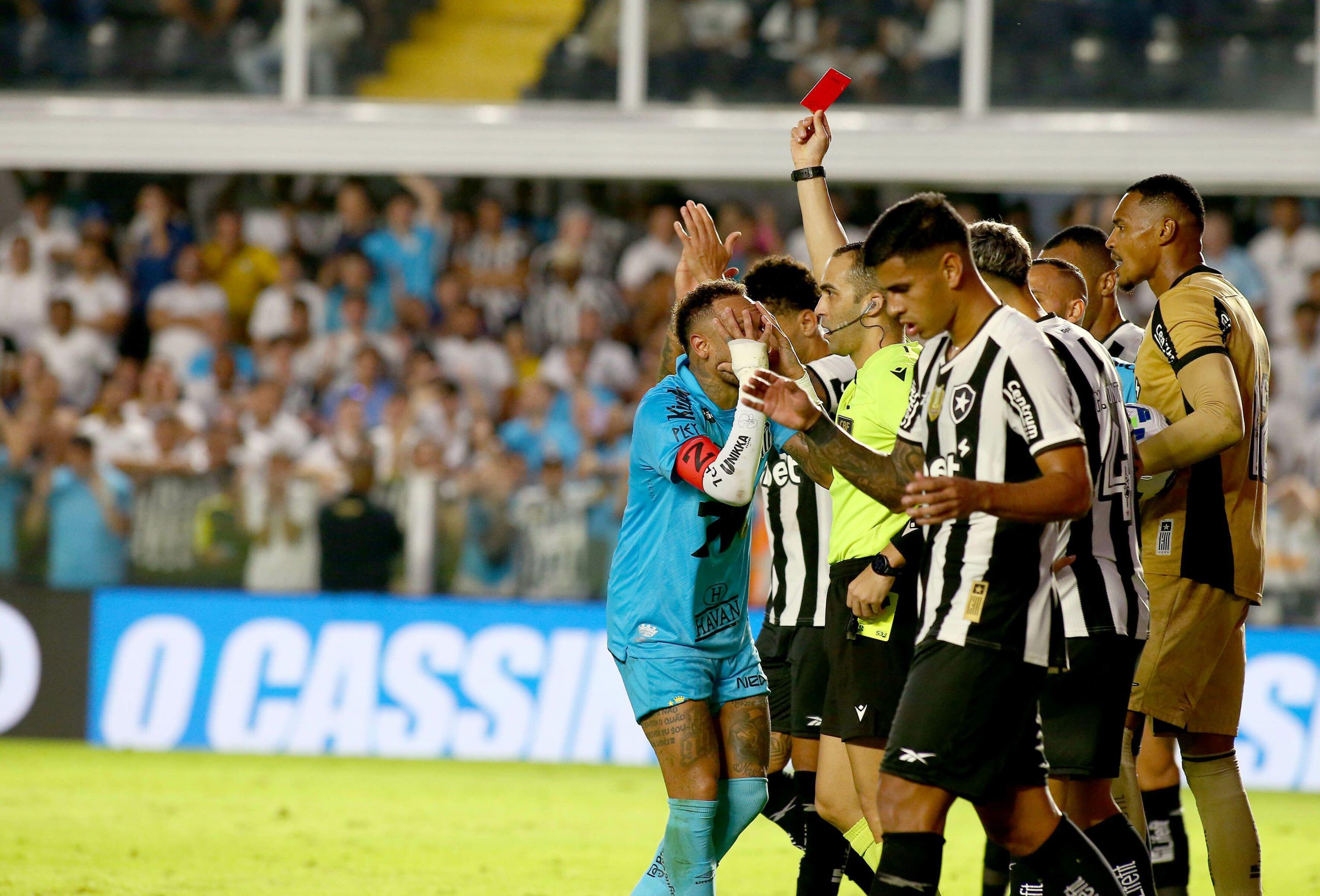 Neymar é expulso em partida contra o Botafogo pelo Brasileirão 2025
