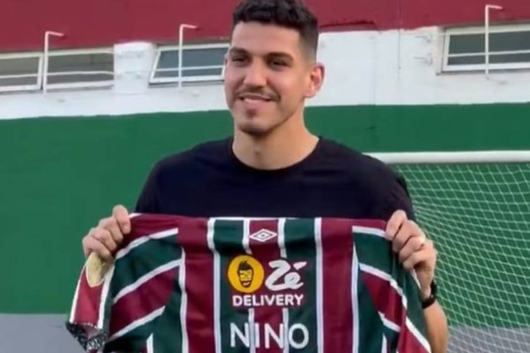 Nino no CT do Fluminense