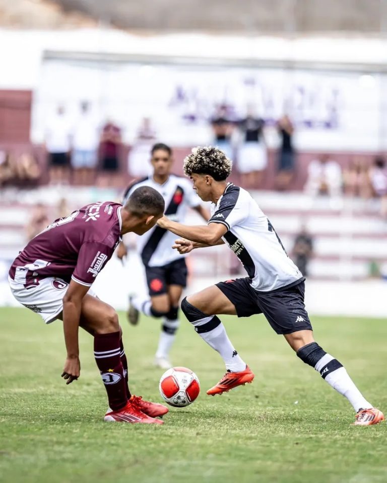 O Vasco eliminou o Juventus, na Rua Javari, nesta segunda-feira (13)