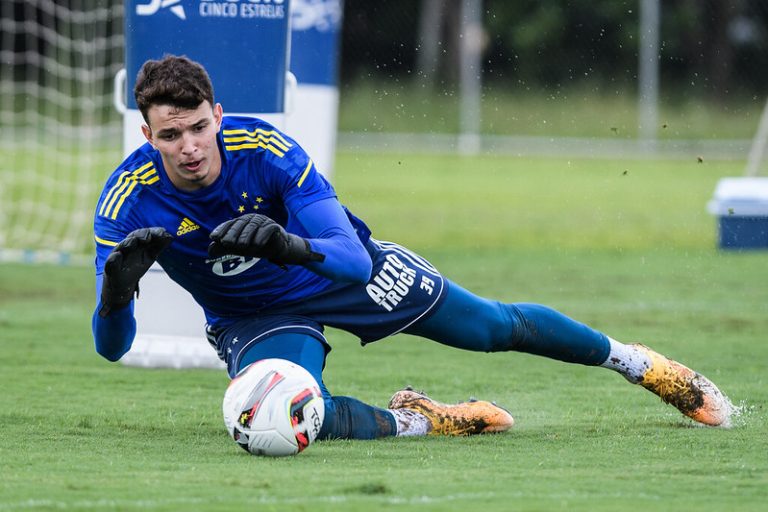 Otávio, goleiro do Cruzeiro na Copa São Paulo