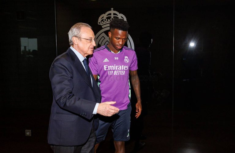 Florentino Pérez e Vini Junior.