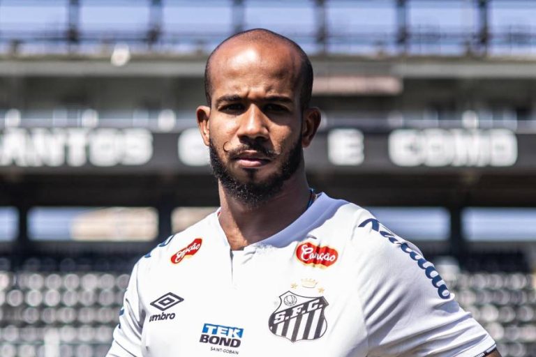 Patrick reforça o Santos