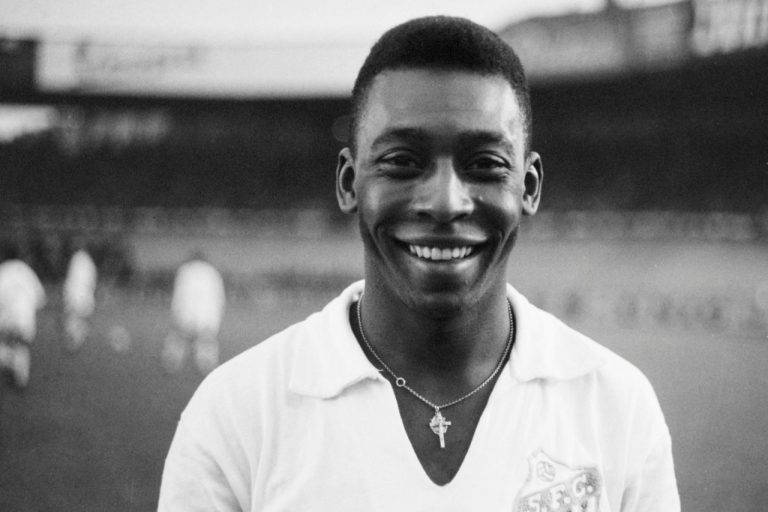 Pelé: Todos os títulos e a carreira do Rei