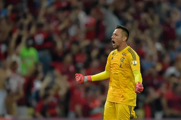 Diego Alves, goleiro ex-Flamengo. Foto: Thiago Ribeiro/AGIF/Alamy Stock Photo