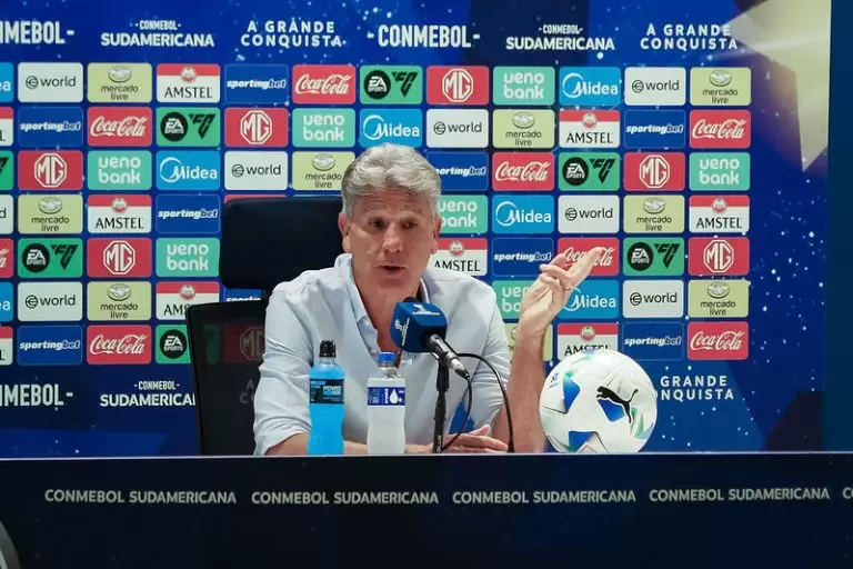 Renato Gaúcho pede demissão do Fluminense após eliminação na Sul Americana