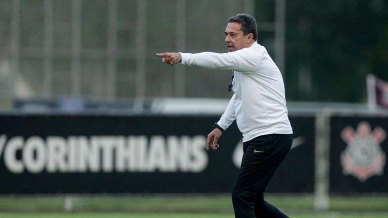 Rivaldo fala sobre a saída de Luxa do Corinthians