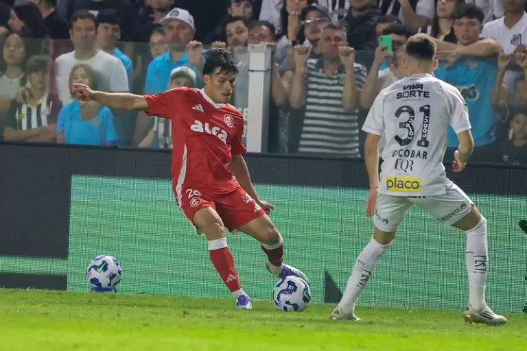 Santos x Internacional pelo Brasileirão 2025