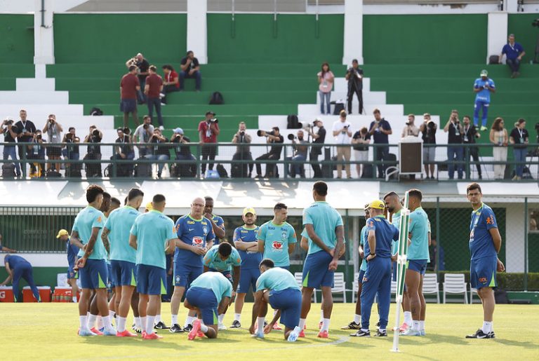 Seleção Brasileira treina na Academia do Palmeiras