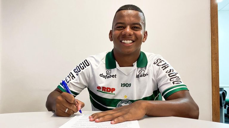 Diogo Batista disputou a Copinha 2023 e já está integrado no elenco principal do Coritiba. Foto: Reprodução/Coritiba FC