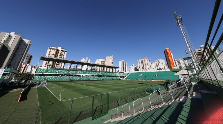 Estádio Hailé Pinheiro, do Goiás