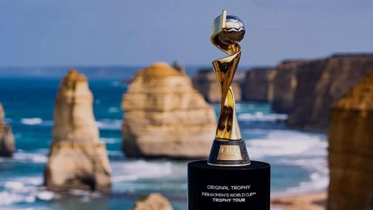 Troféu da Copa do Mundo Feminina. (Foto: Reprodução / FIFA)