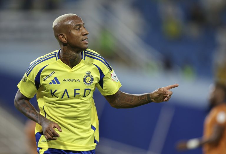 Talisca brilha e ofusca Cristiano Ronaldo em vitória do Al-Nassr