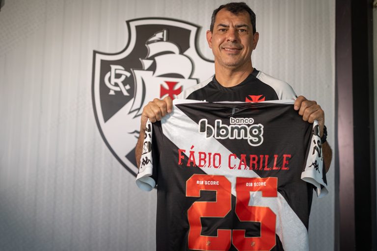 Técnico Fabio Carille é apresentado no CT Moacyr Barbosa nesse 03 de Janeiro de 2025