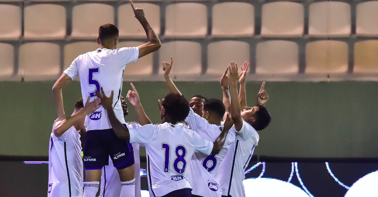 Jogadores do Cruzeiro comemoram gol na Copinha 2024