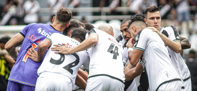 Jogadores do Vasco reunidos antes do clássico contra o Botafogo