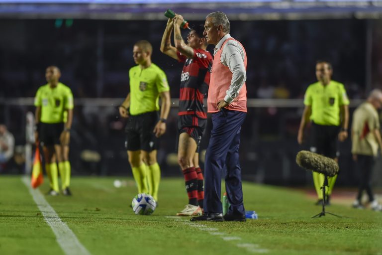 Em coletiva, Tite se desculpa por fala sobre Daniel Alves: "Sem sentido" - Foto: Marcelo Cortes / Flamengo