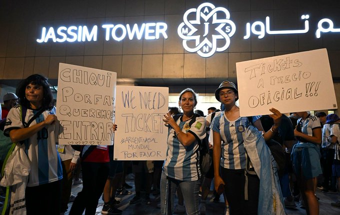 Desespero dos argentinos no Catar pelos ingressos para a final: a revenda quadriplica o valor original