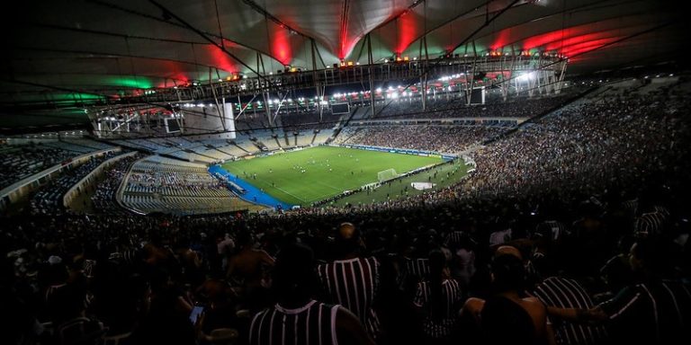 Torcida do Fluminense no Maracanã