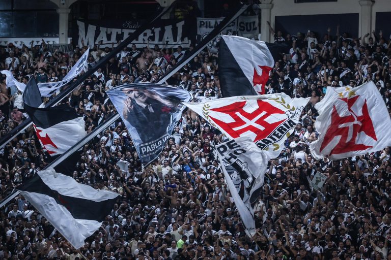 Torcida do Vasco em São Januário