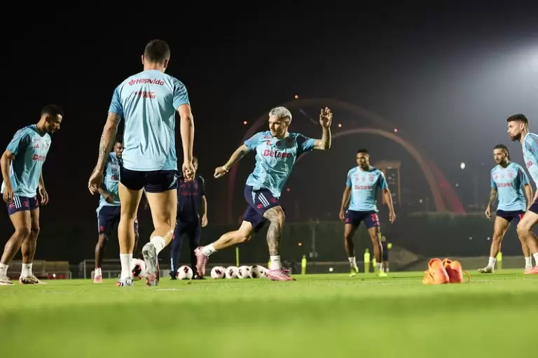 Treino do Flamengo no Catar antes da estreia na Copa Intercontinental