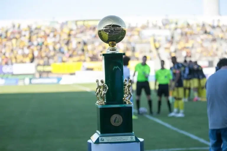 Troféu do Campeonato Paranaense