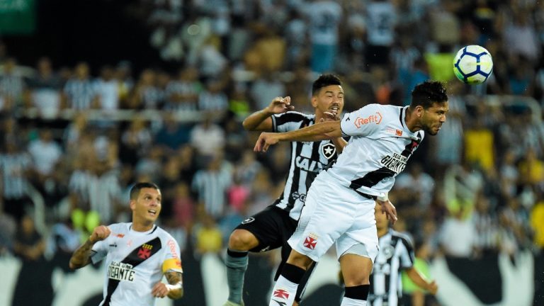 Vasco e Botafogo se enfrentam neste sábado (29), pelo Brasileirão 2024. (Foto: Divulgação / Alamy)